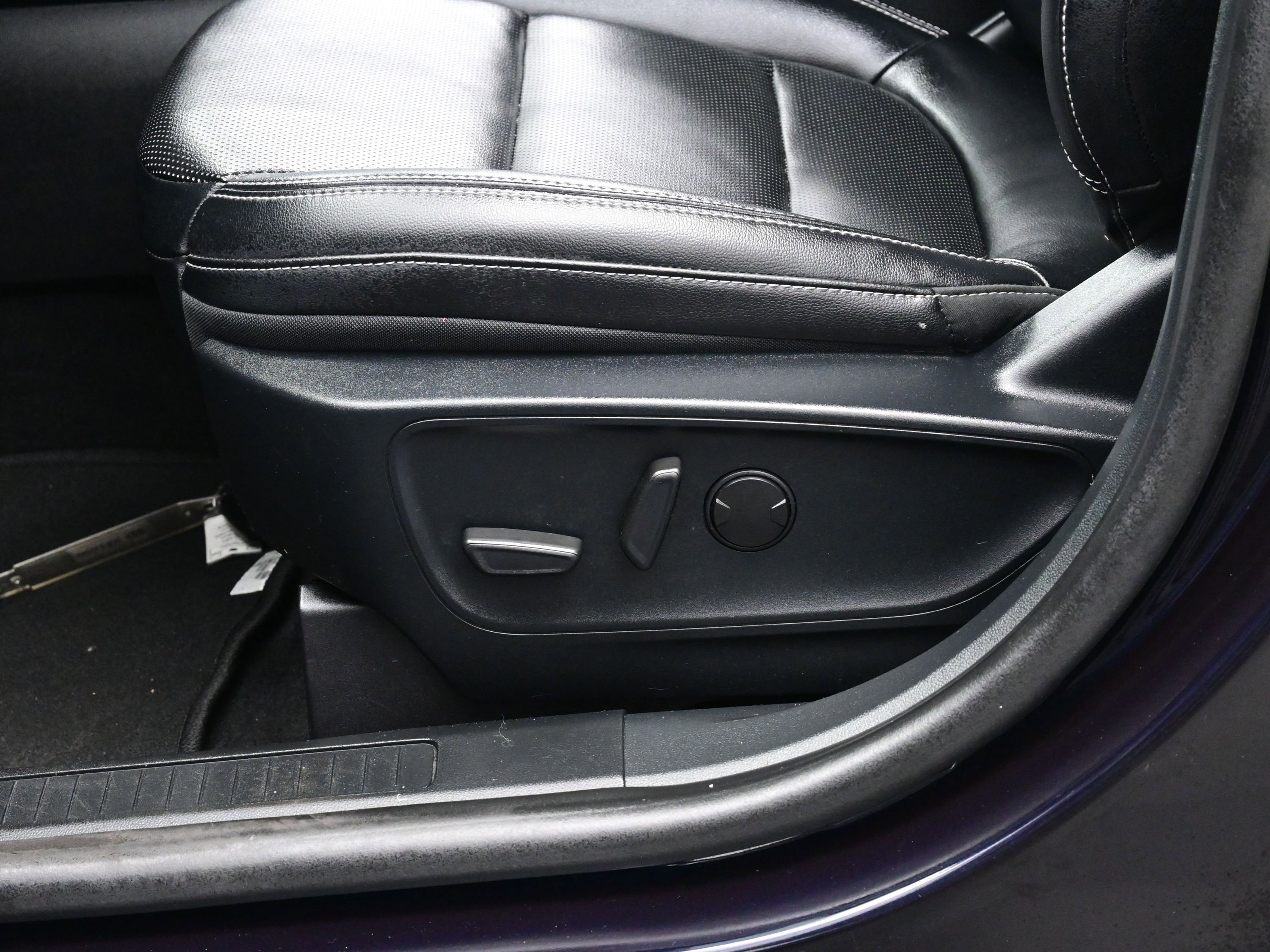 Used 2021 Ford Escape SEL image 12