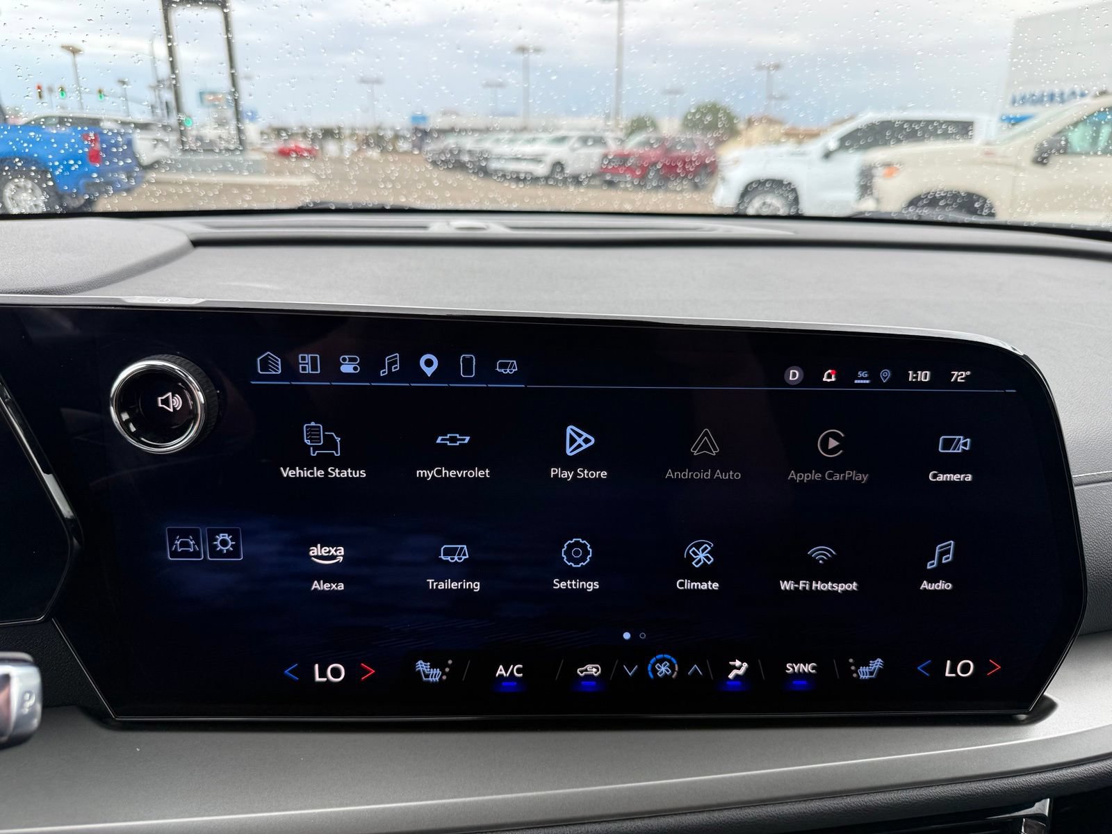 Certified 2025 Chevrolet Traverse LT FWD image 22