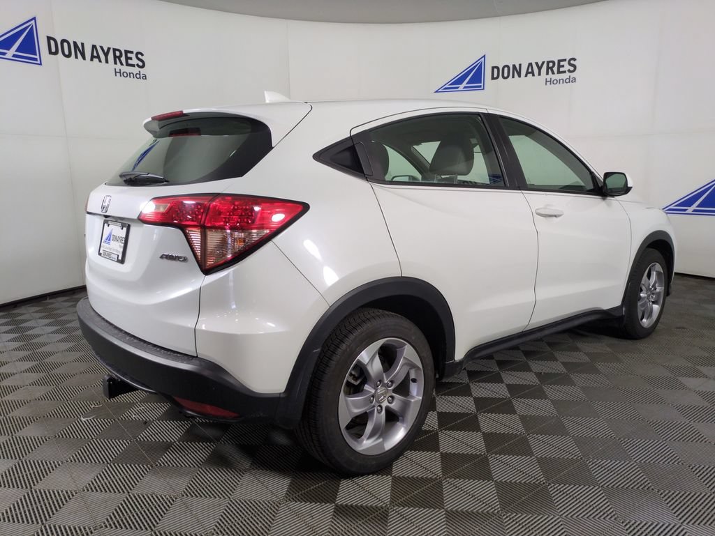 Used 2017 Honda HR-V LX image 7