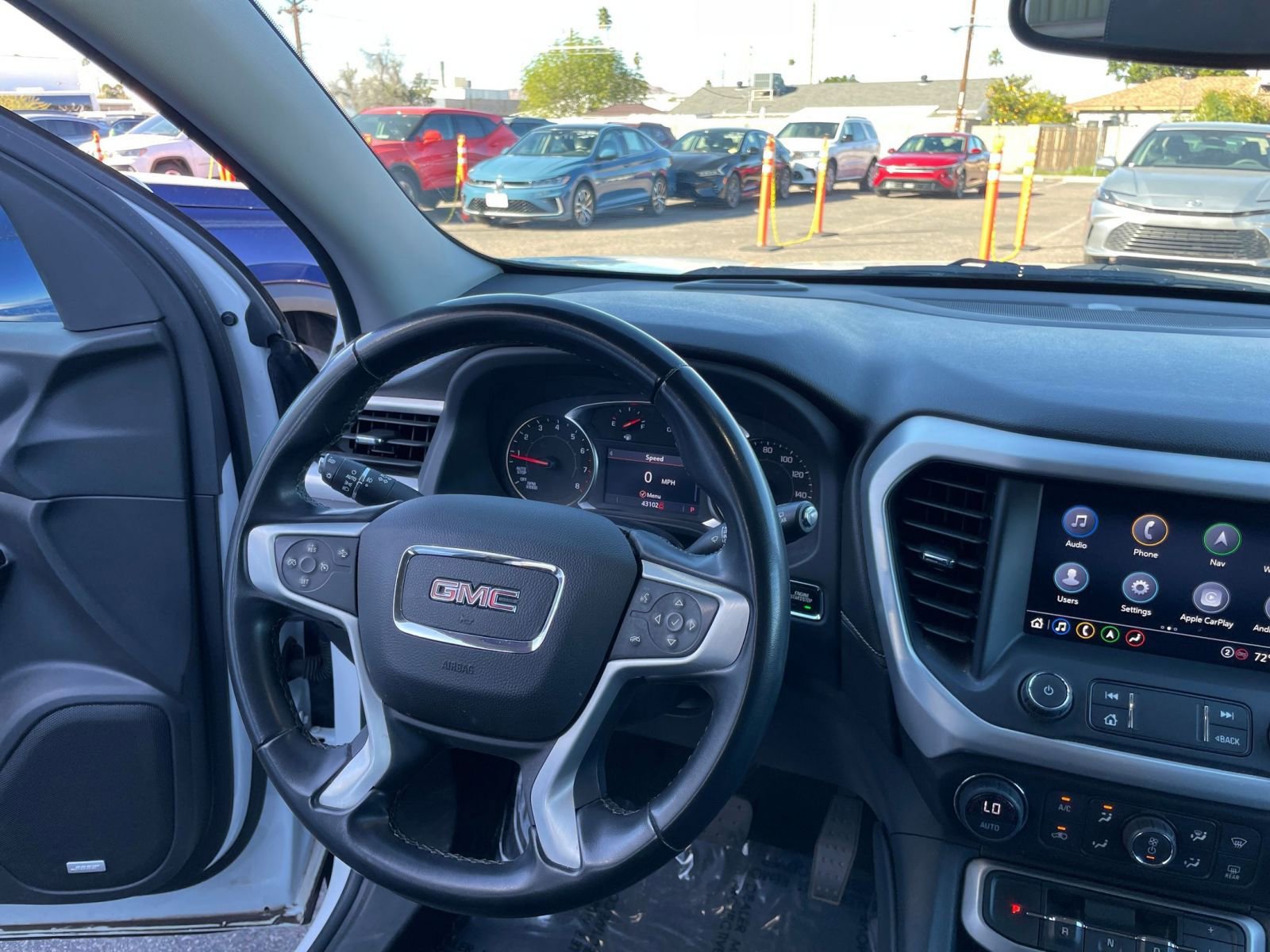 Used 2023 GMC Acadia SLT image 37