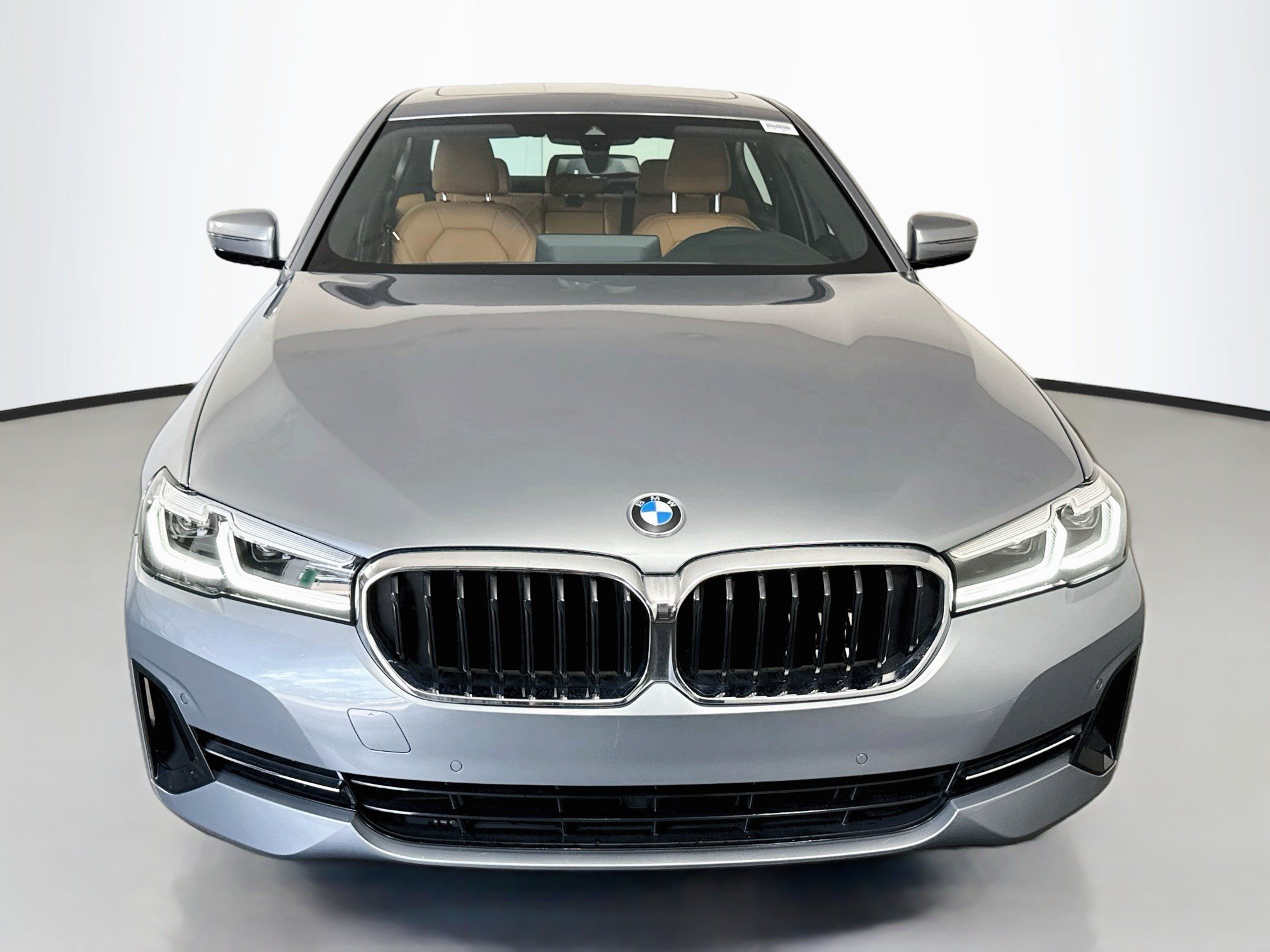 Used 2023 BMW 530i w/ Convenience Package RWD image 2