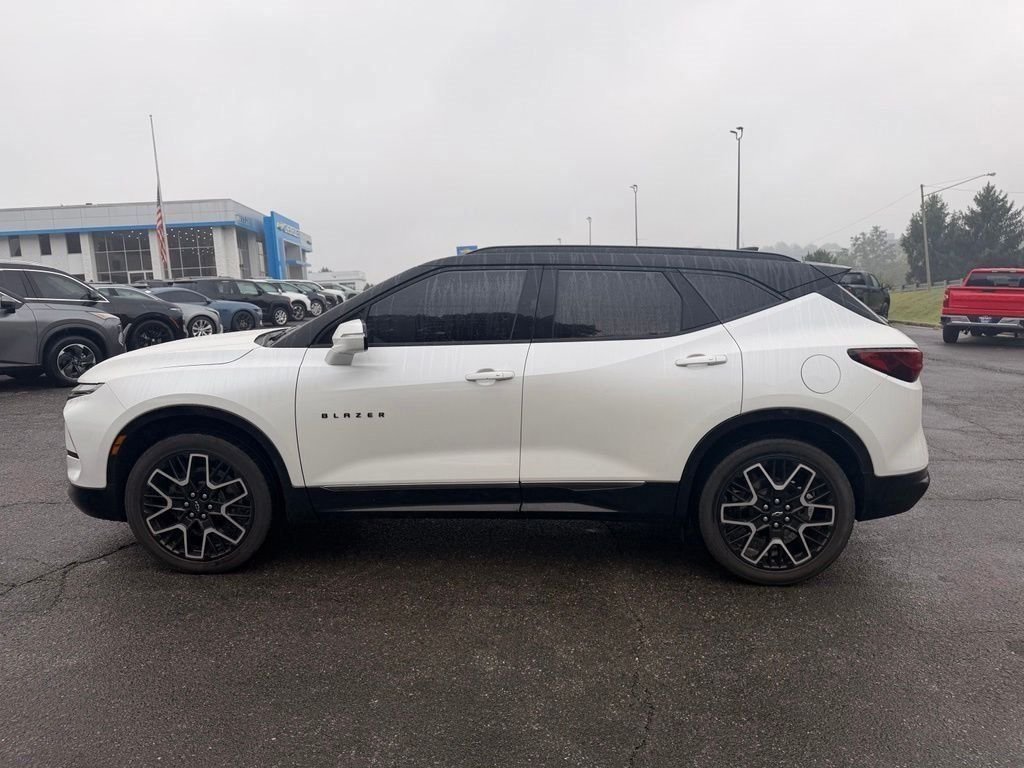 Used 2023 Chevrolet Blazer RS AWD/4WD image 4