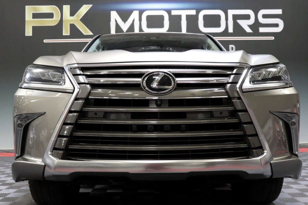 Used 2019 Lexus LX 570 4WD w/ Luxury Package image 14