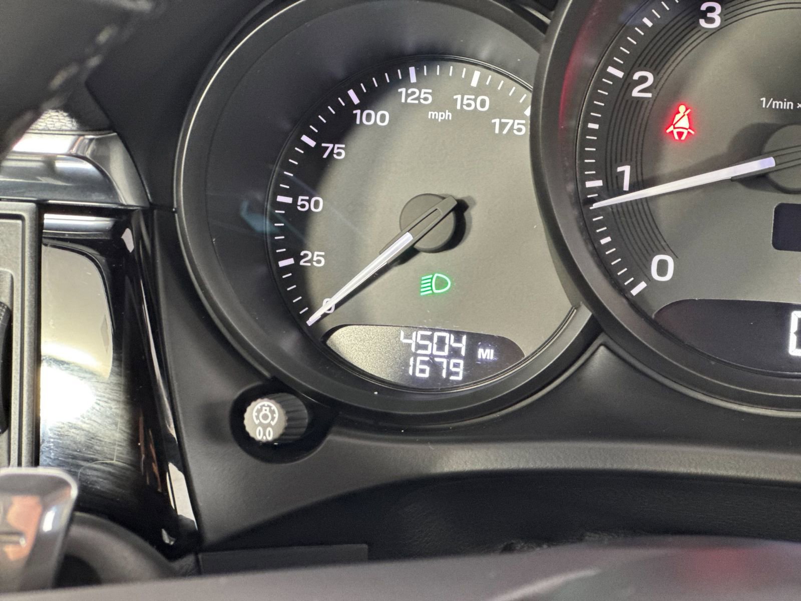 Certified 2025 Porsche Macan image 32