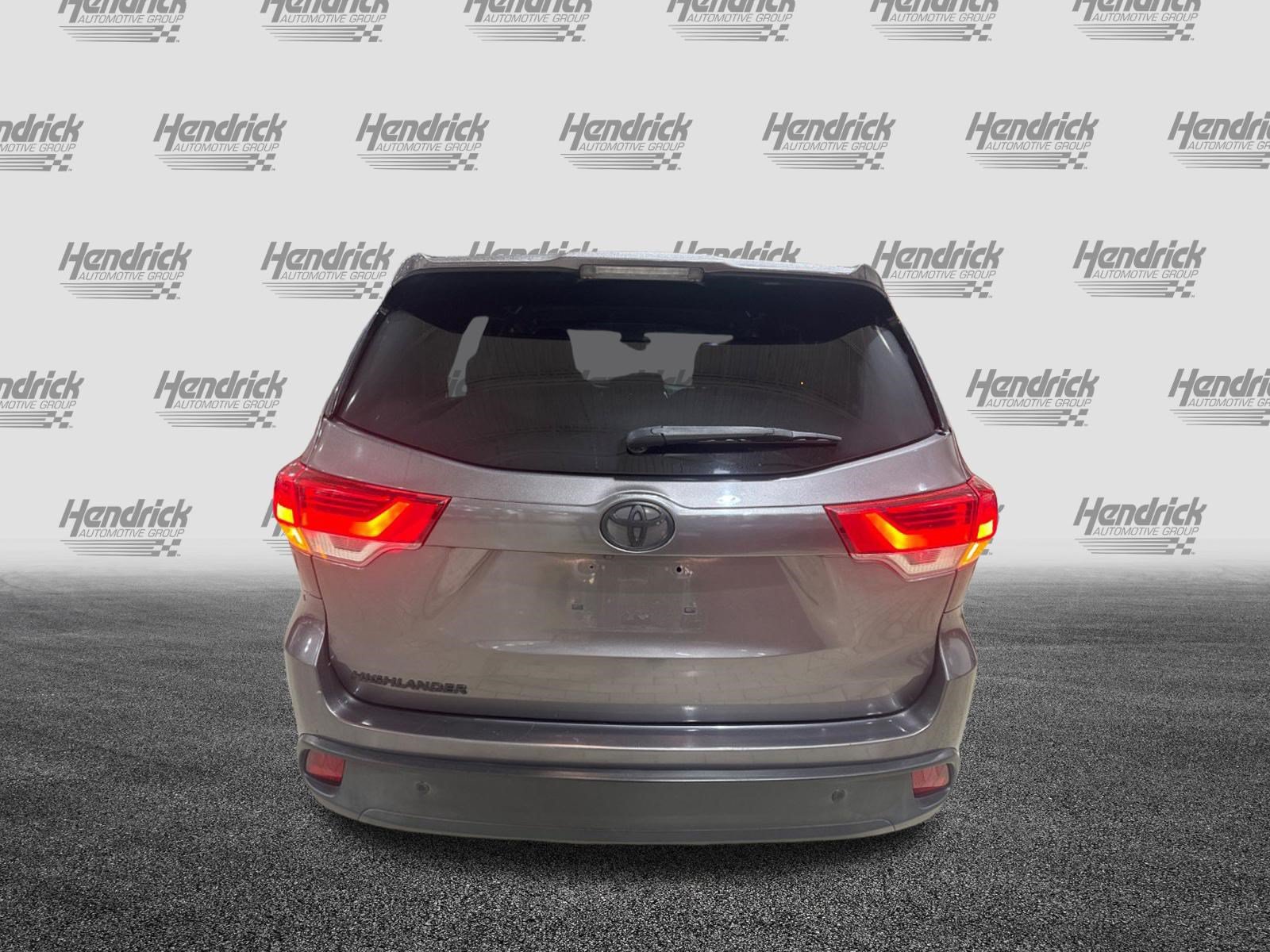 Used 2017 Toyota Highlander LE FWD image 43