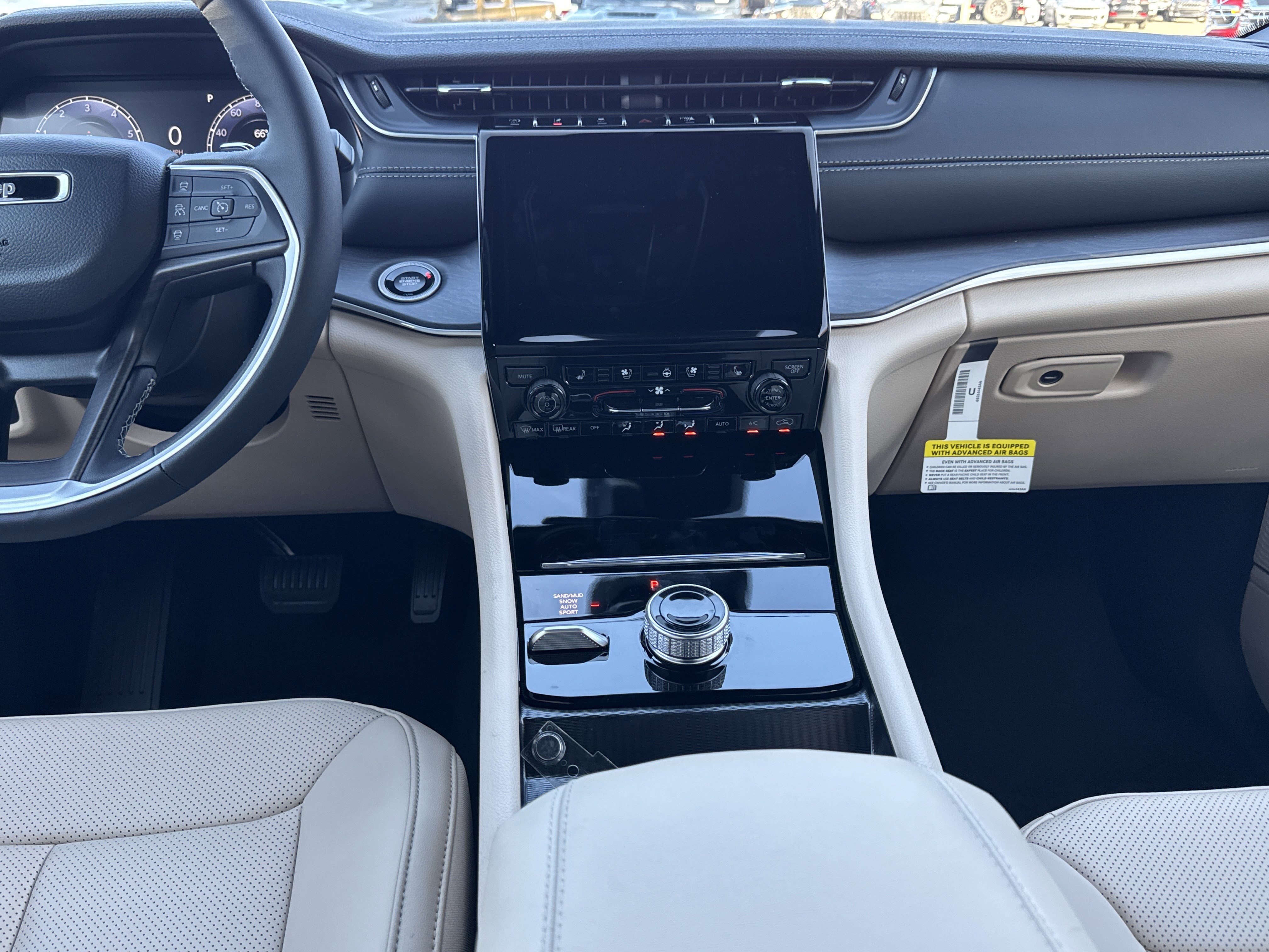 New 2025 Jeep Grand Cherokee Limited image 6