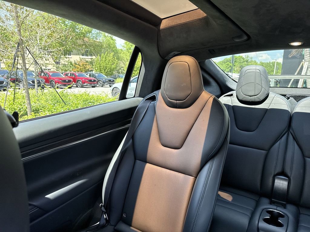 Used 2024 Tesla Model X image 18