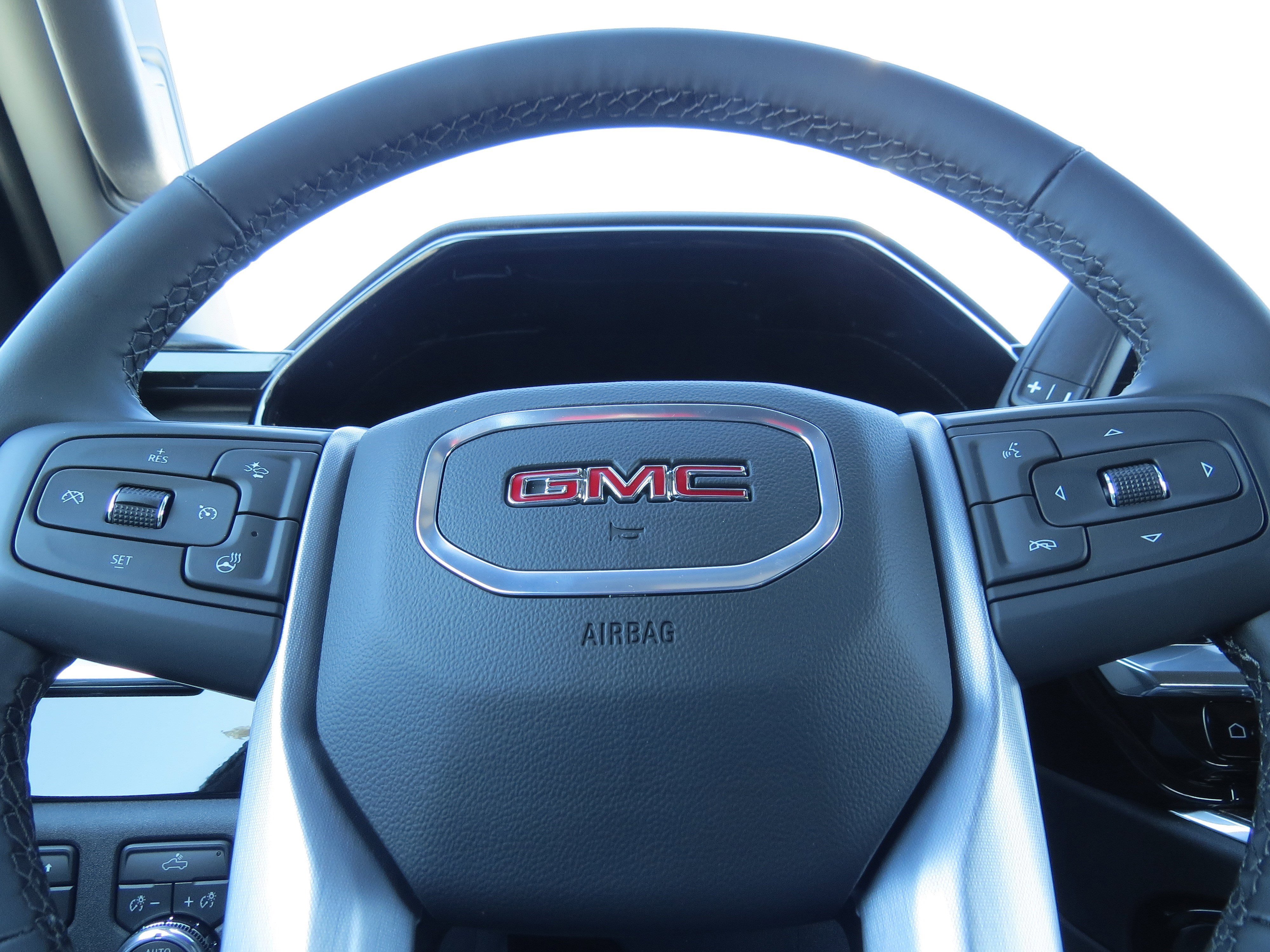 New 2026 GMC Sierra 1500 SLE image 16