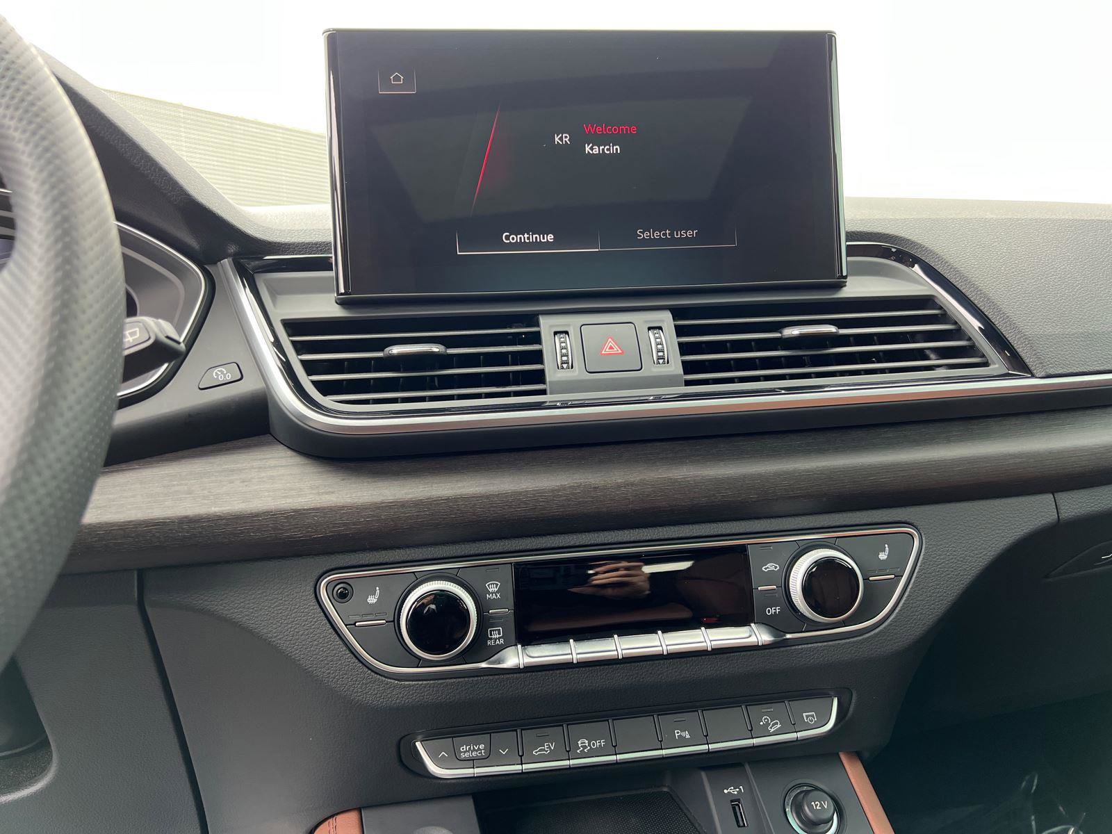 Certified 2024 Audi Q5 e Premium Plus w/ Premium Plus Package image 29