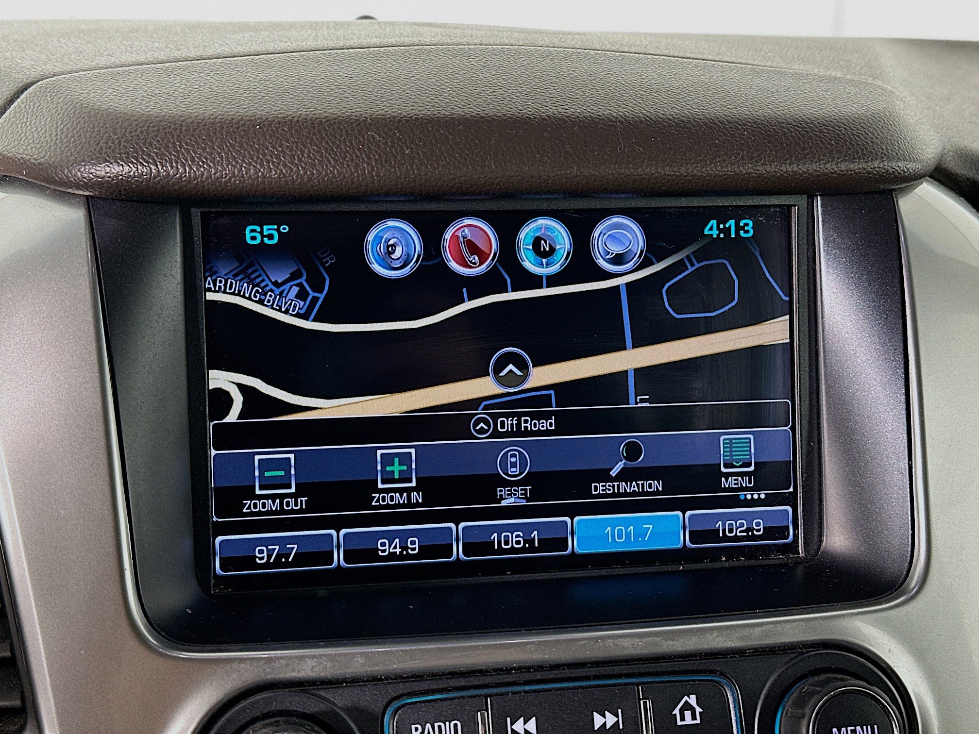 Used 2018 Chevrolet Suburban LT image 21