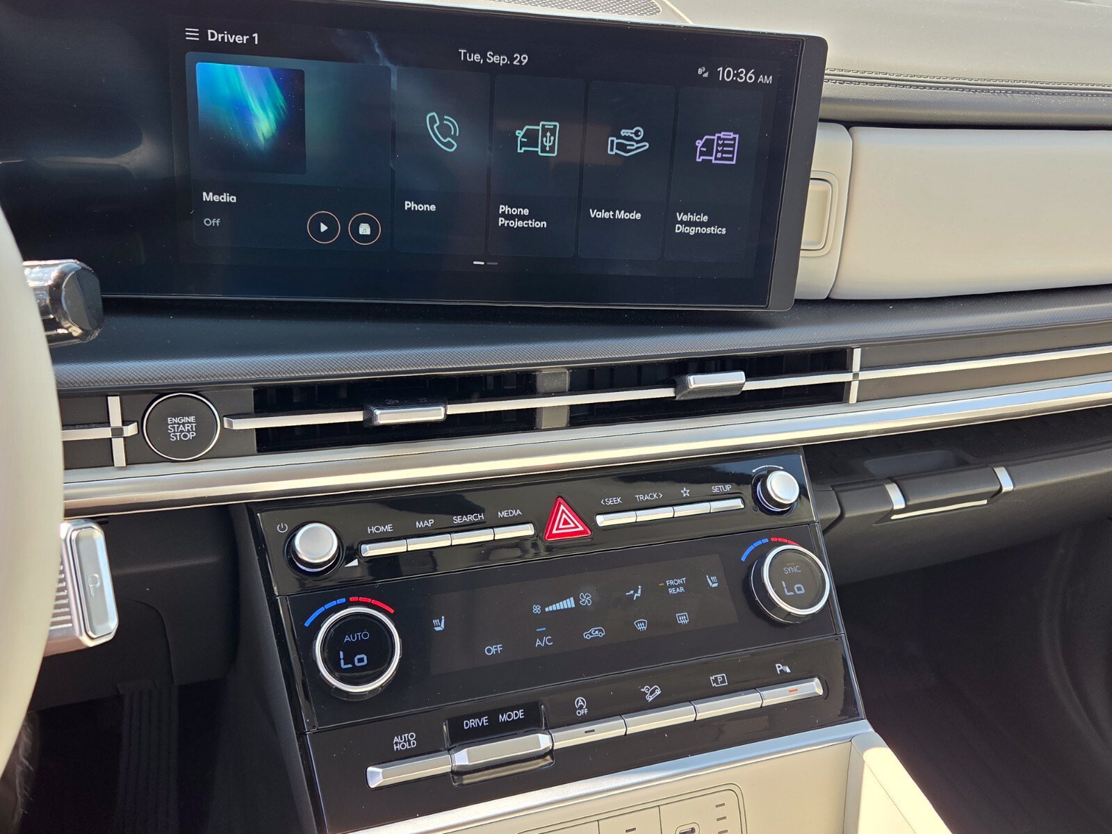 Certified 2025 Hyundai Santa Fe SEL FWD image 19