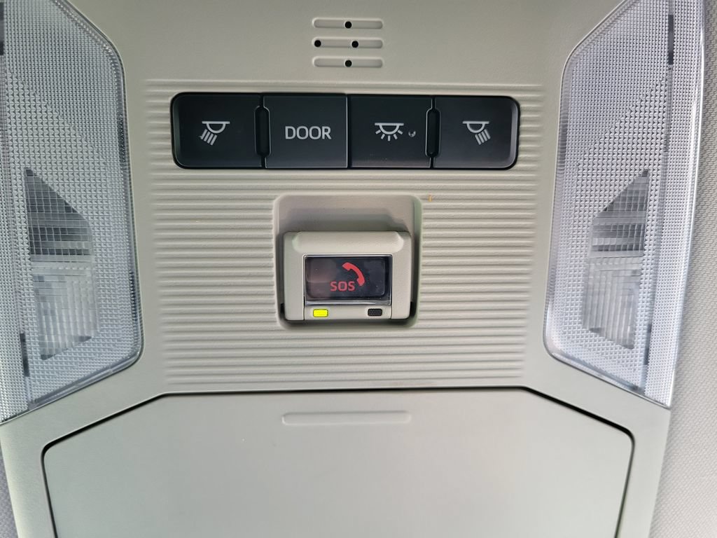 Used 2022 Toyota RAV4 LE FWD image 30