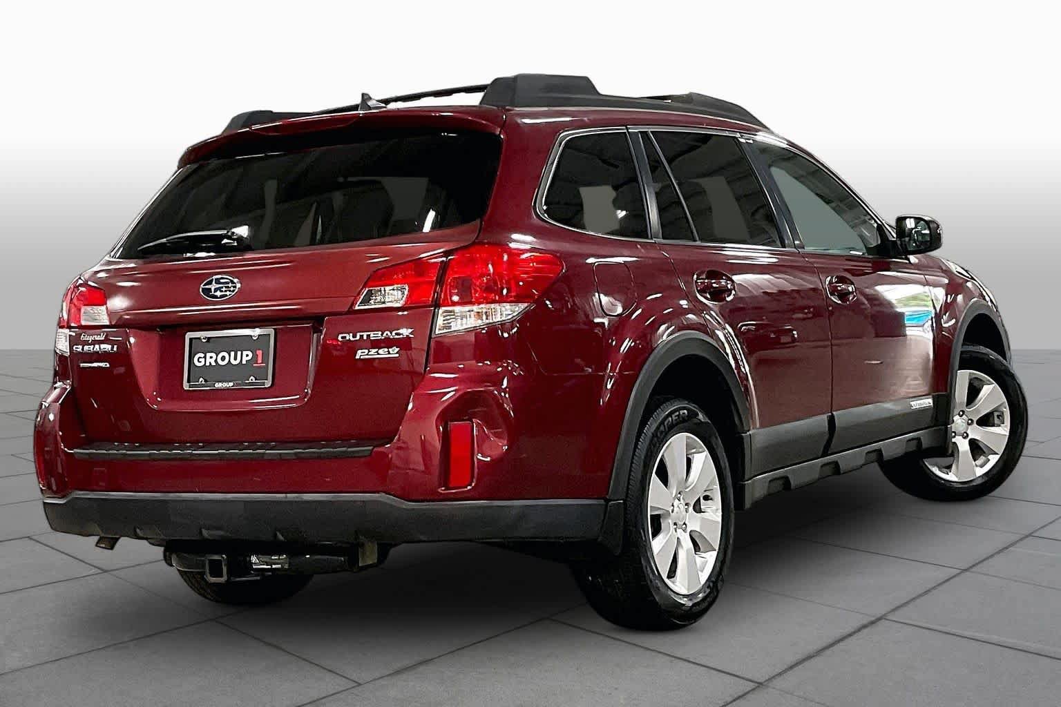 Used 2011 Subaru Outback 2.5i Limited AWD/4WD image 12