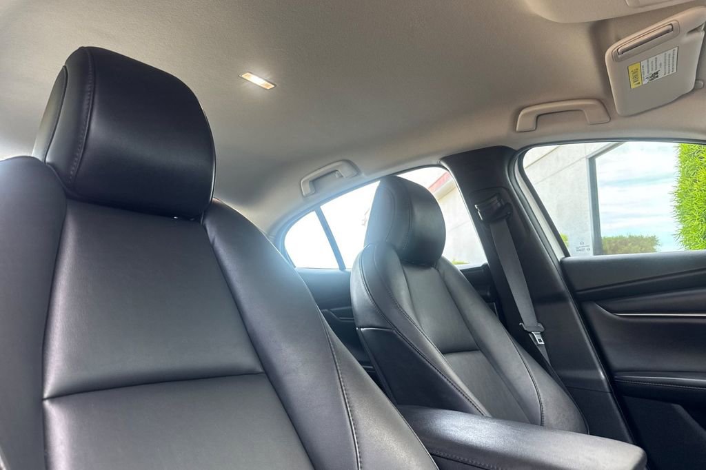 Used 2023 MAZDA MAZDA3 s image 15