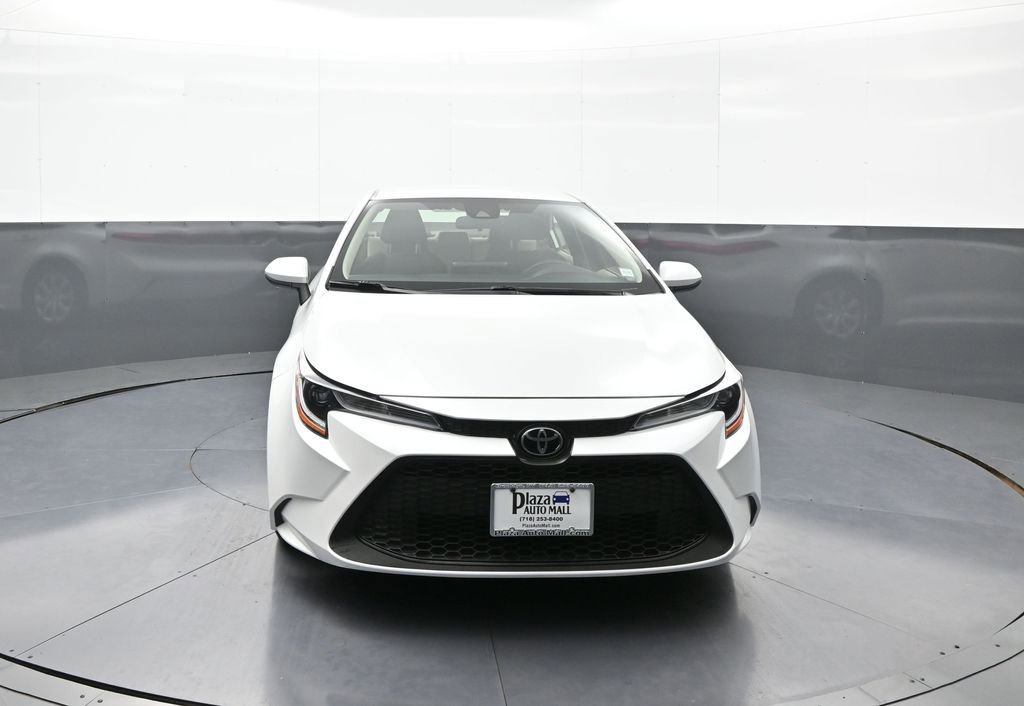 Certified 2022 Toyota Corolla LE FWD image 2