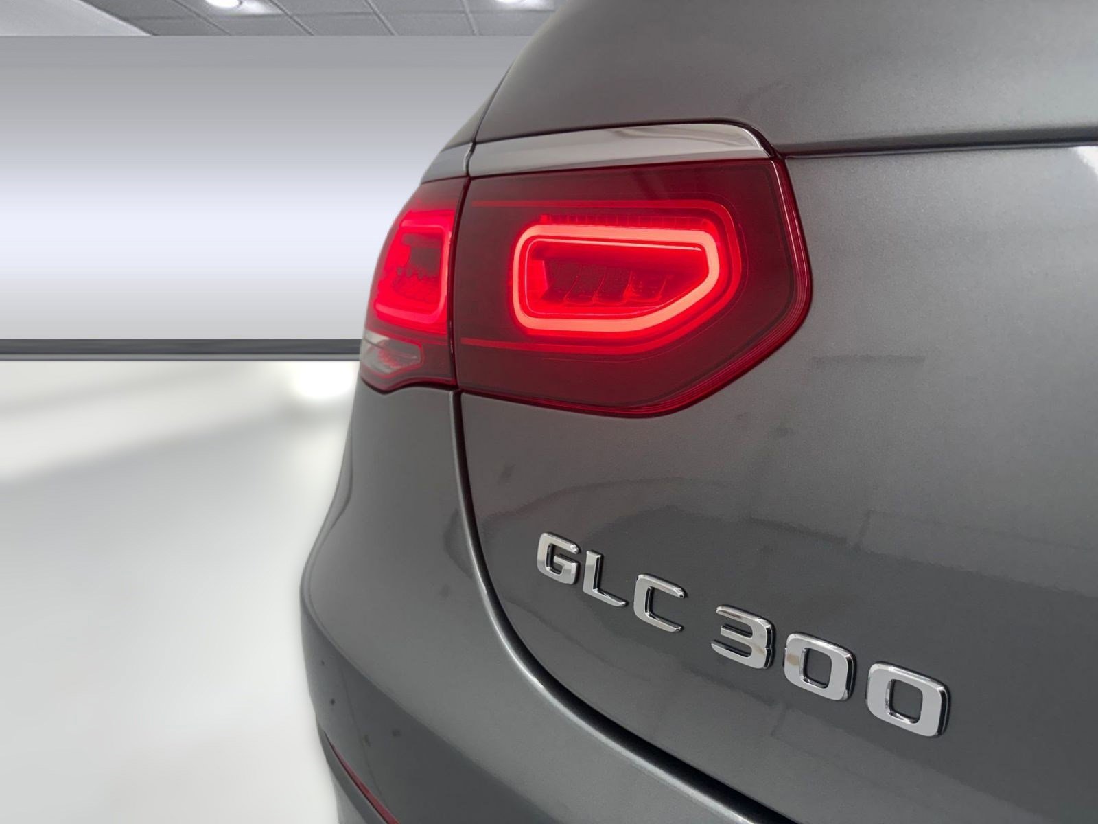 Used 2021 Mercedes-Benz GLC 300 4MATIC Coupe image 11