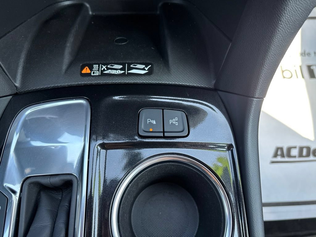 Used 2024 Chevrolet Equinox Premier FWD image 30