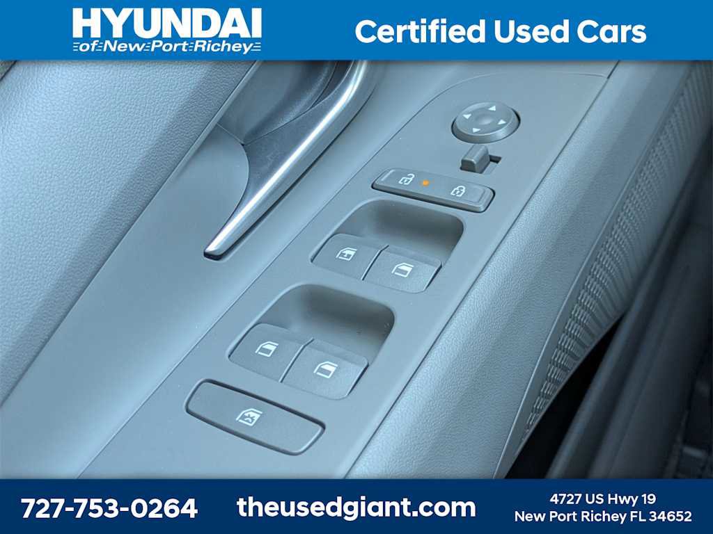 Used 2025 Hyundai Elantra SE image 25