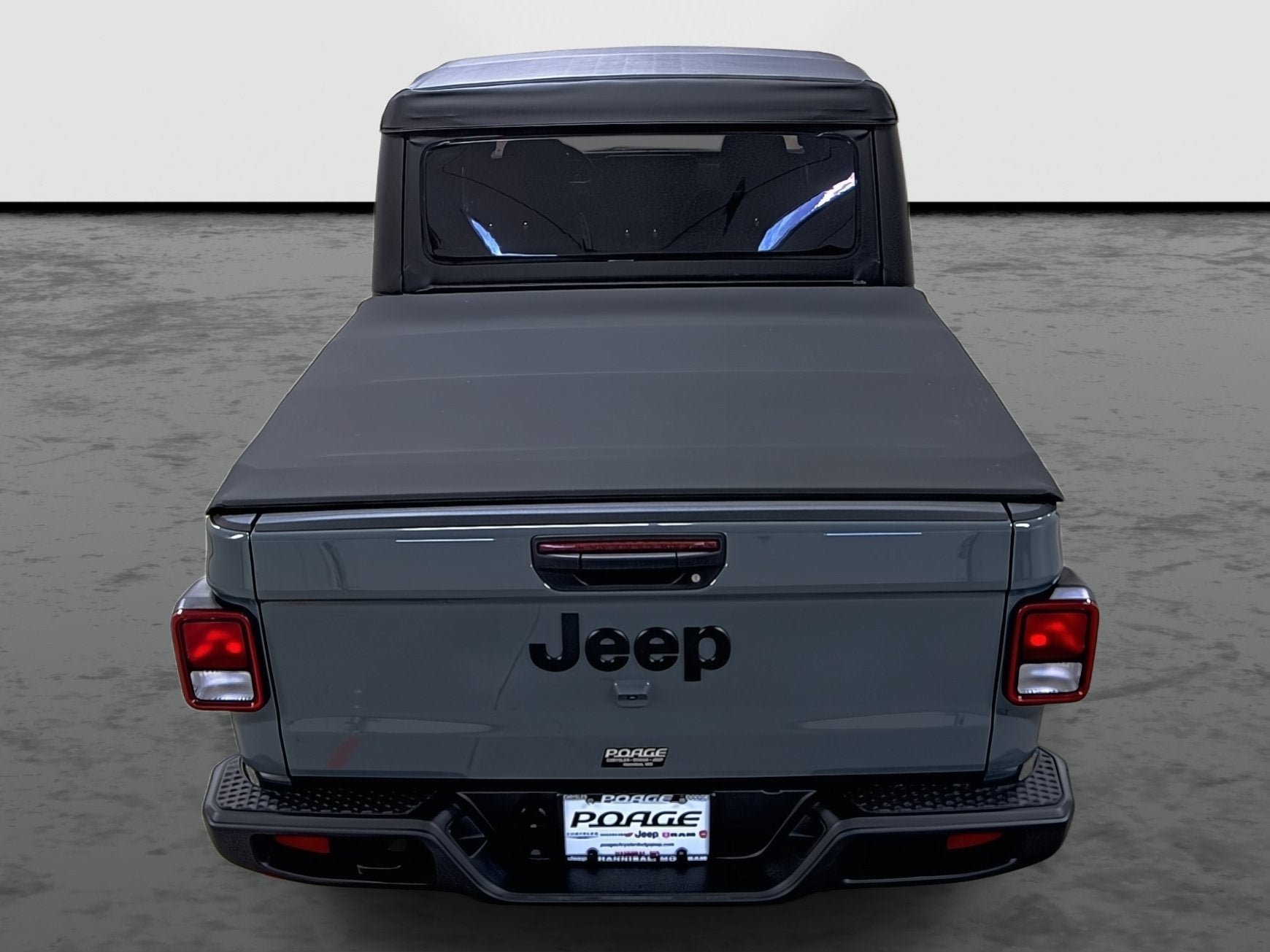 Used 2025 Jeep Gladiator Sport AWD/4WD image 3