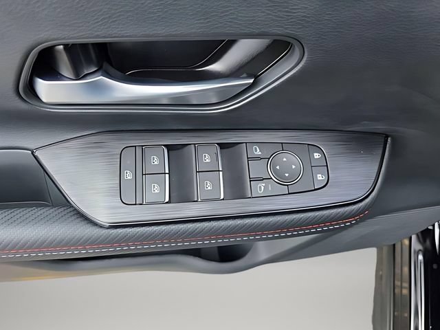 New 2026 Nissan Kicks SR w/ Cold Weather Package AWD/4WD image 11
