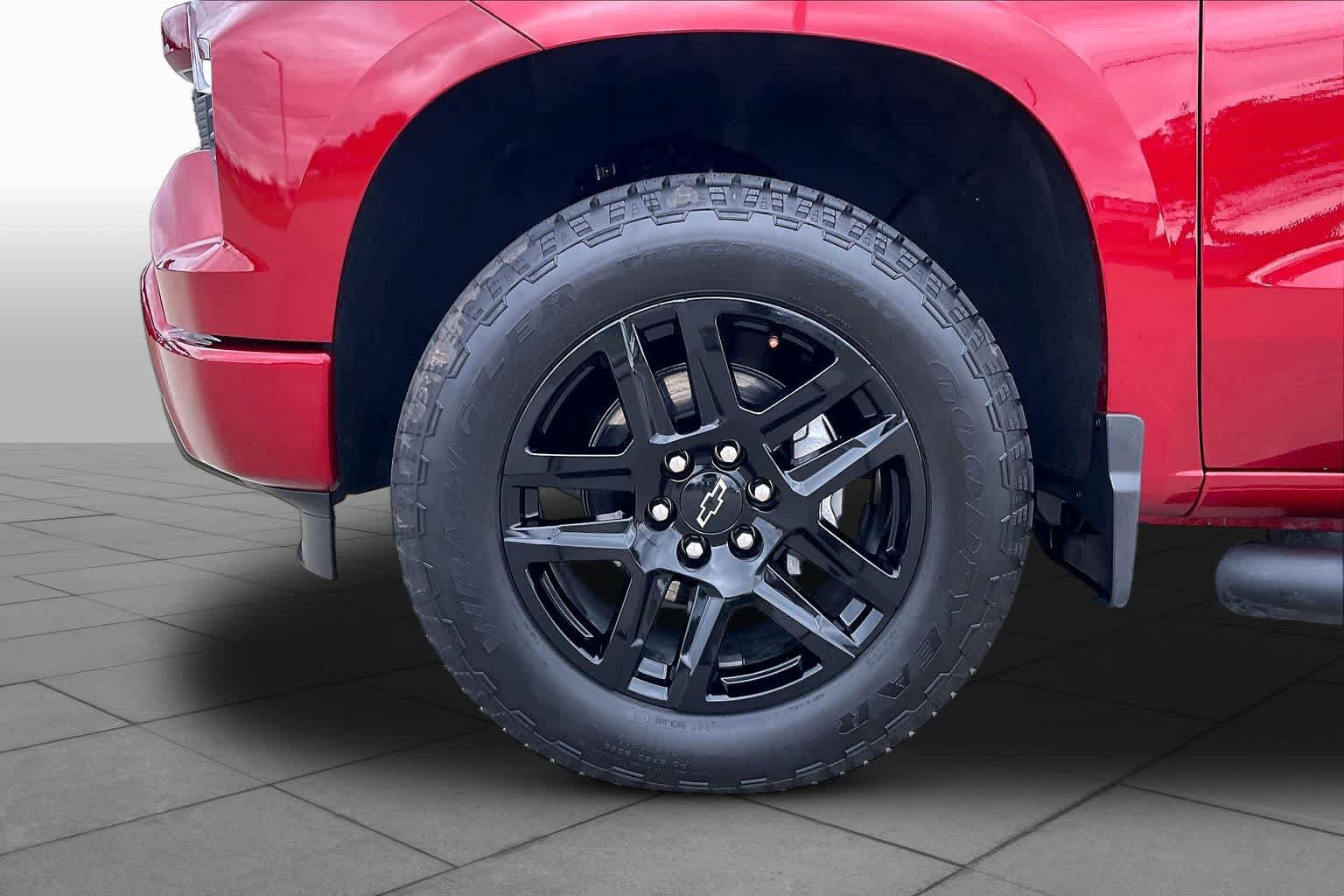 Used 2026 Chevrolet Silverado 1500 RST w/ RST Select Package AWD/4WD image 11