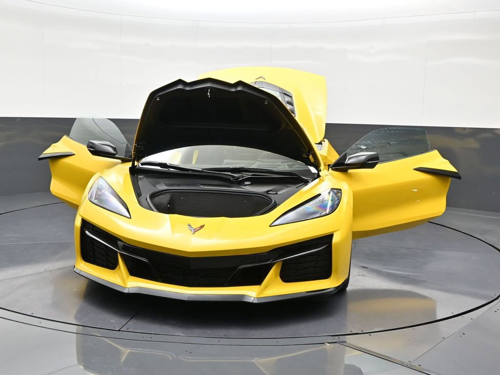 Used 2026 Chevrolet Corvette Z06 w/ Stealth Interior Trim Package image 36