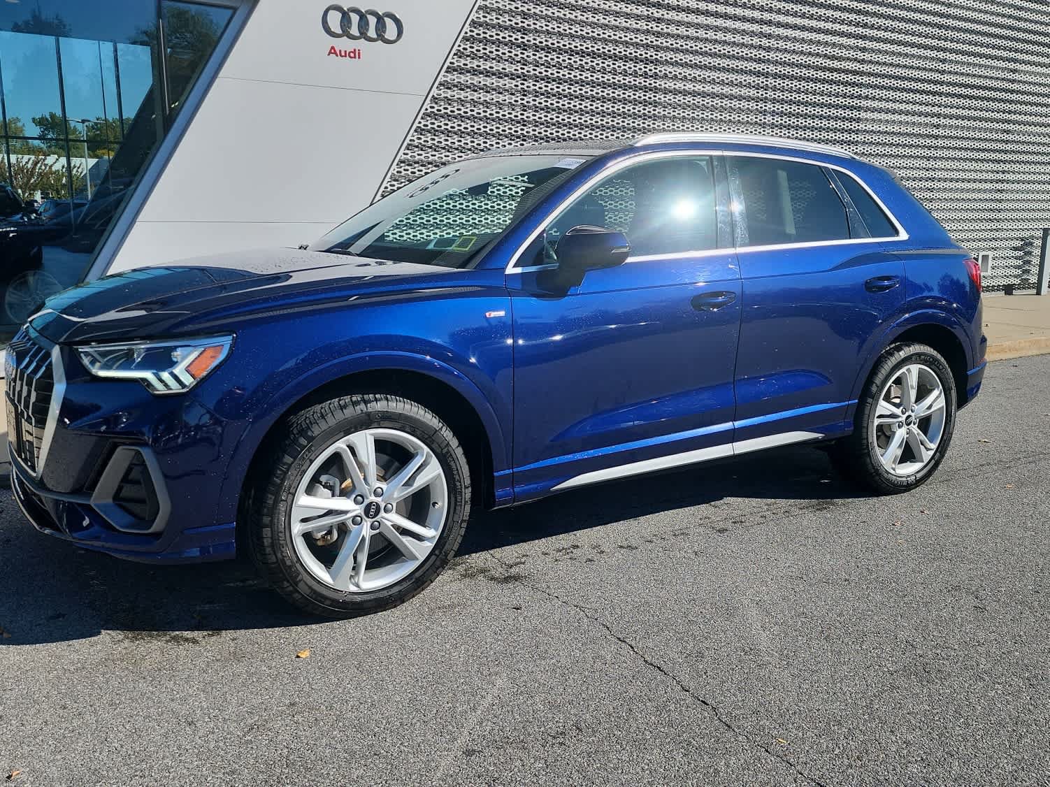 Certified 2024 Audi Q3 2.0T Premium Plus AWD/4WD image 1