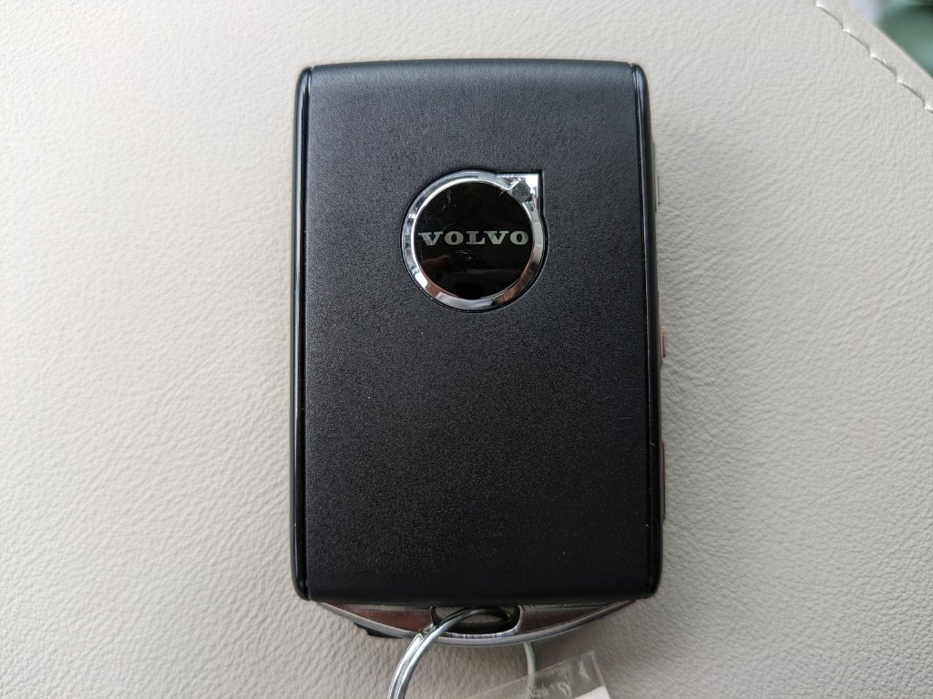 New 2025 Volvo XC60 T8 Plus w/ Protection Package Premier AWD/4WD image 28
