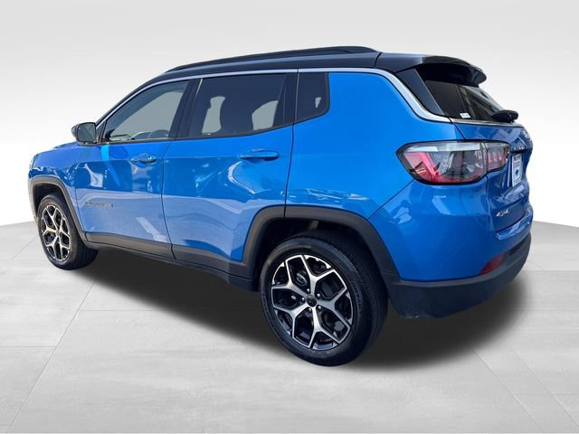 Used 2025 Jeep Compass Limited AWD/4WD image 3