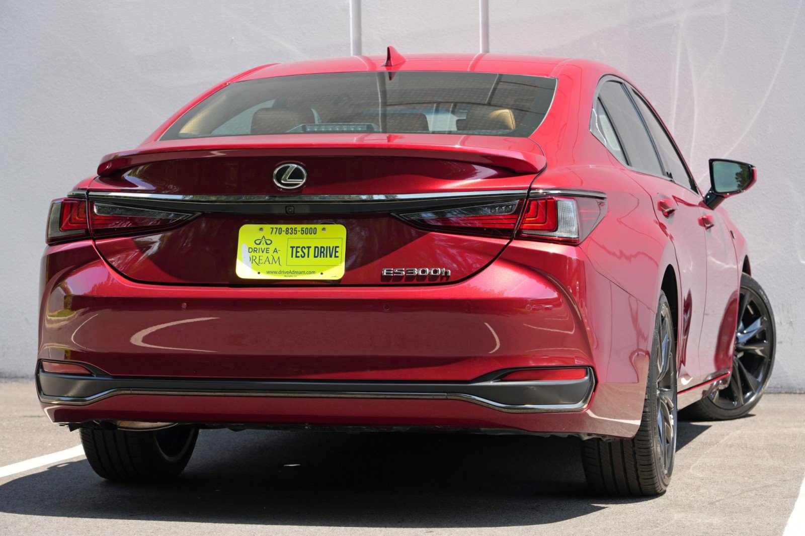 Used 2025 Lexus ES 300h F Sport FWD image 5