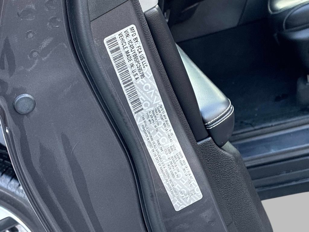 Used 2023 Jeep Grand Cherokee 4WD 4xe w/ Luxury Tech Group II image 38