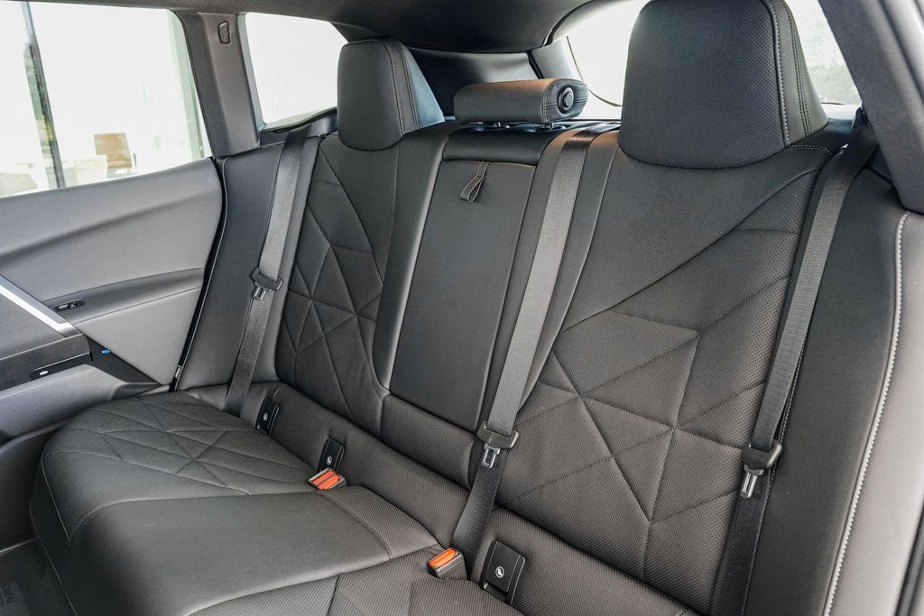 Used 2025 BMW iX xDrive50 w/ Premium Package image 19