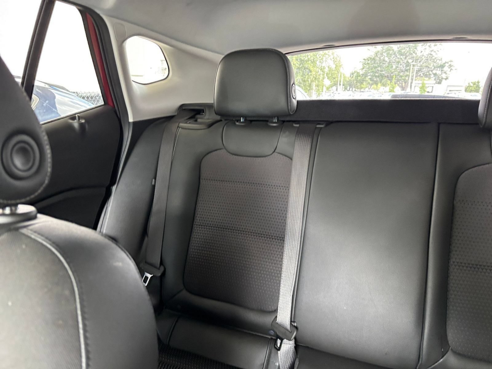 Used 2025 Chevrolet Trax LT w/ LT Convenience Package FWD image 38