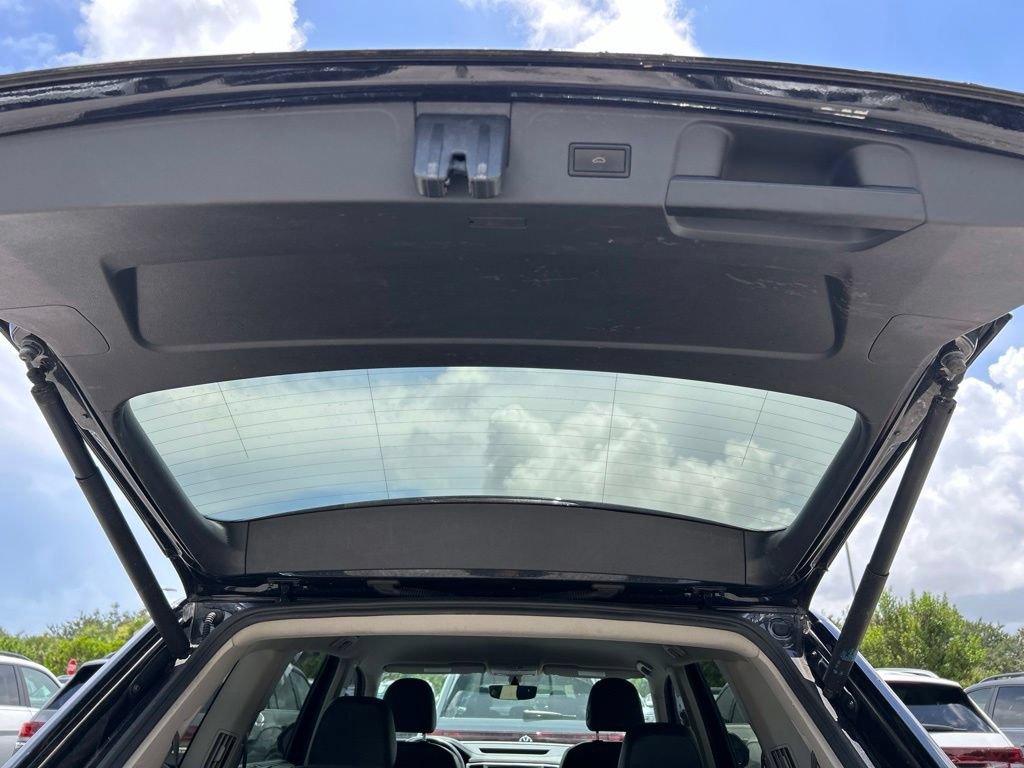Used 2021 Volkswagen Atlas SE w/ Towing Package FWD image 50
