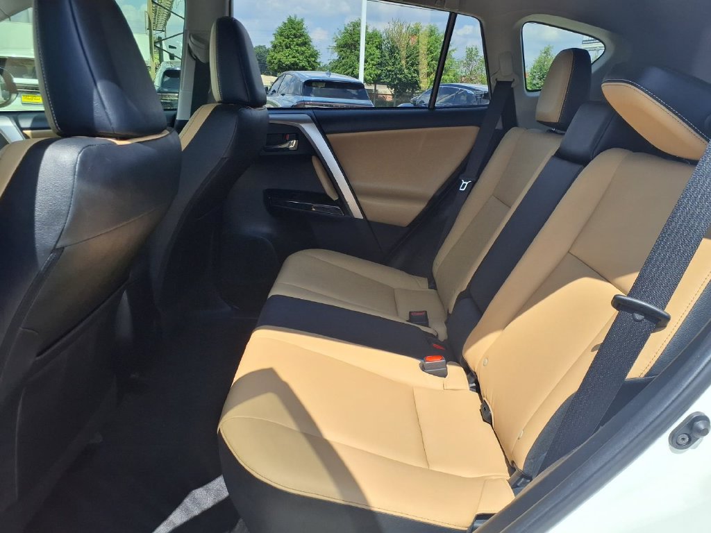 Used 2018 Toyota RAV4 Limited FWD image 25