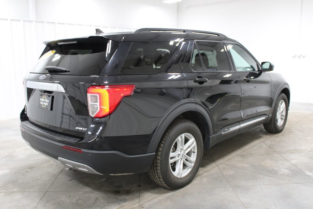 Used 2023 Ford Explorer XLT w/ Equipment Group 202A image 9