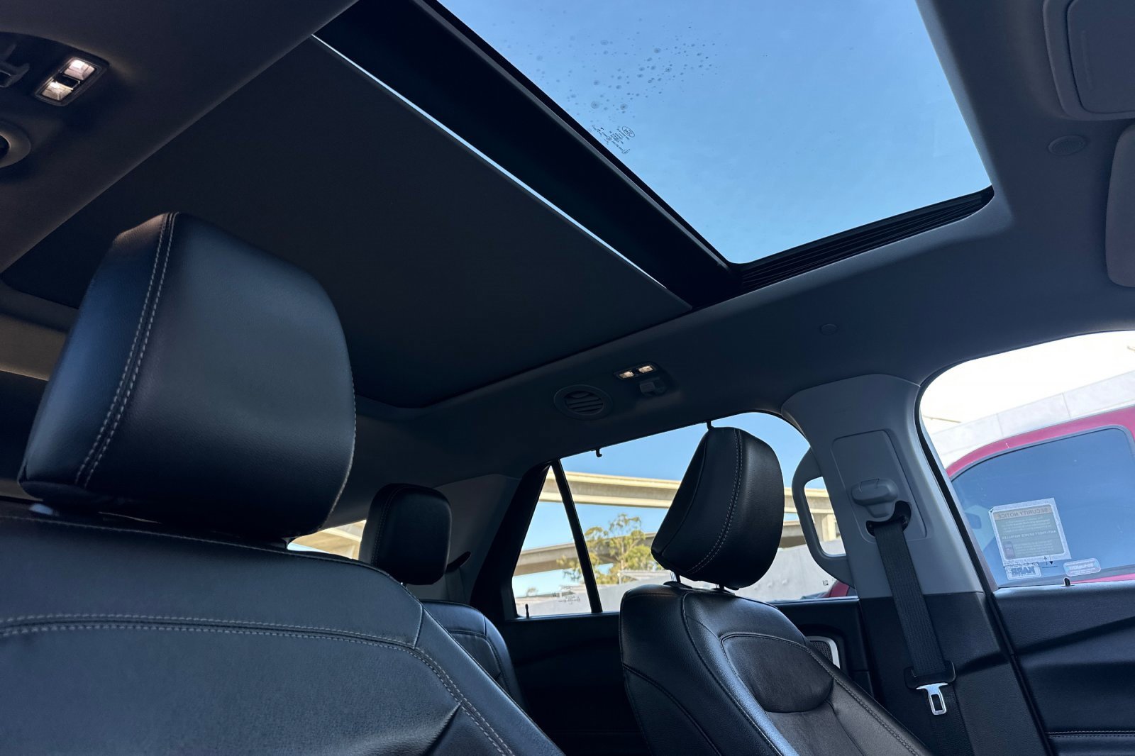 Used 2022 Ford Explorer Limited w/ Hybrid Equipment Group 310A image 17