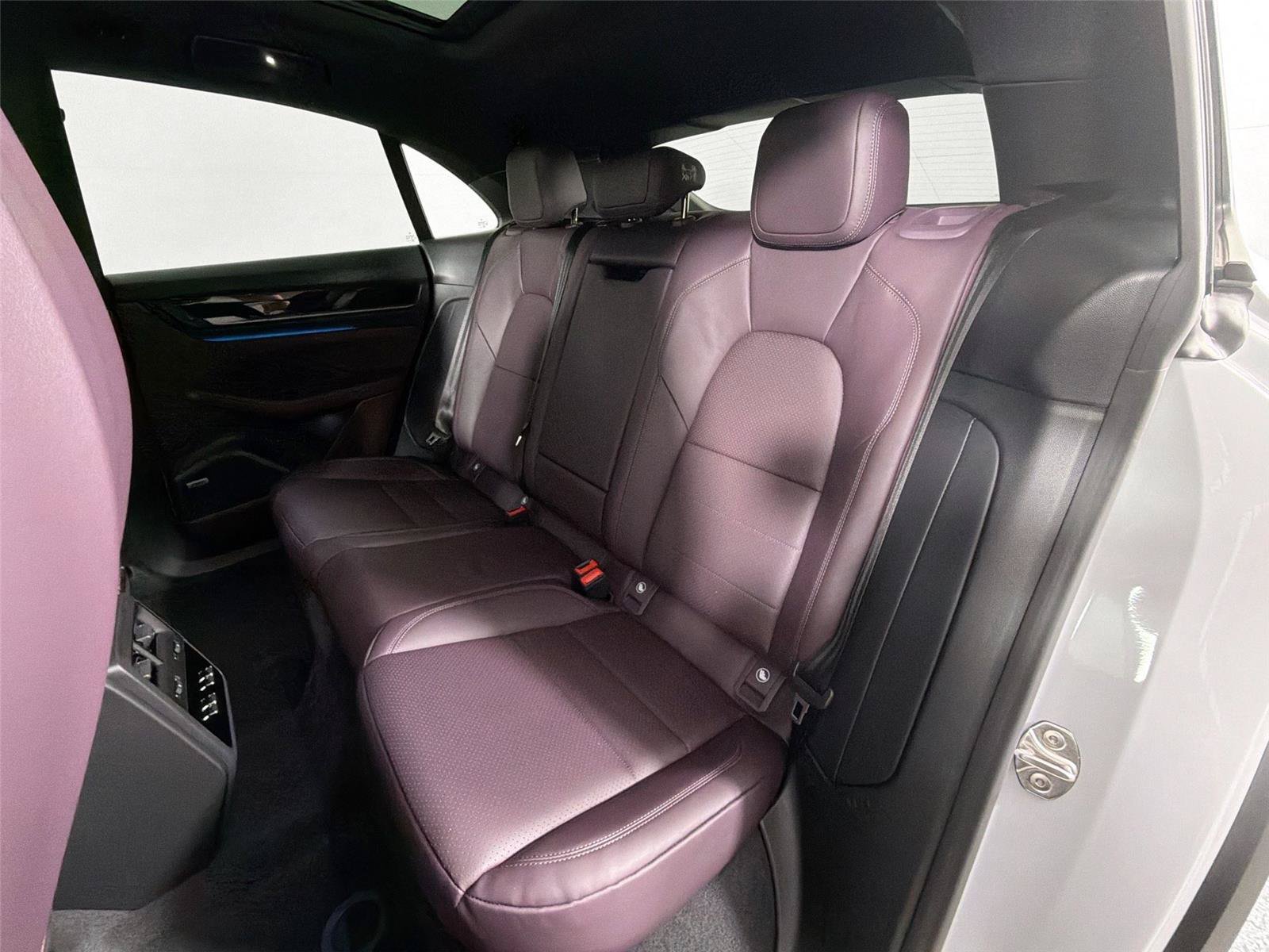 Certified 2026 Porsche Macan 4 Electric RWD image 26