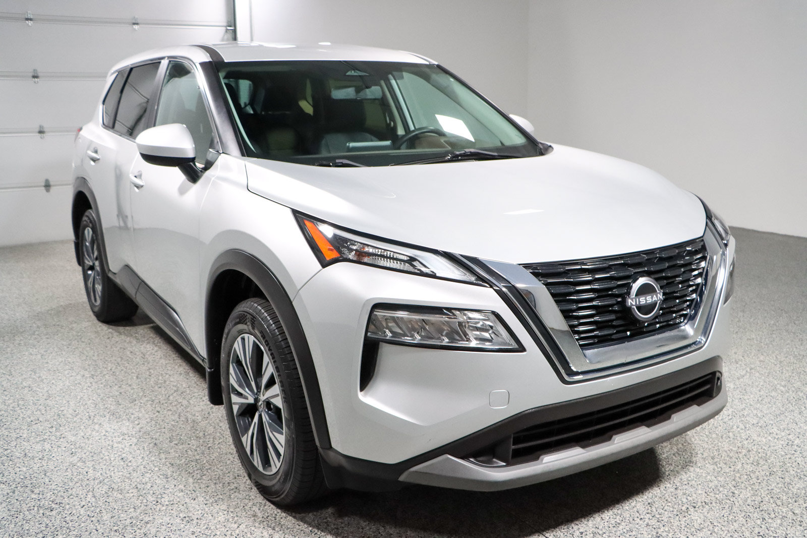 Used 2023 Nissan Rogue SV FWD image 5