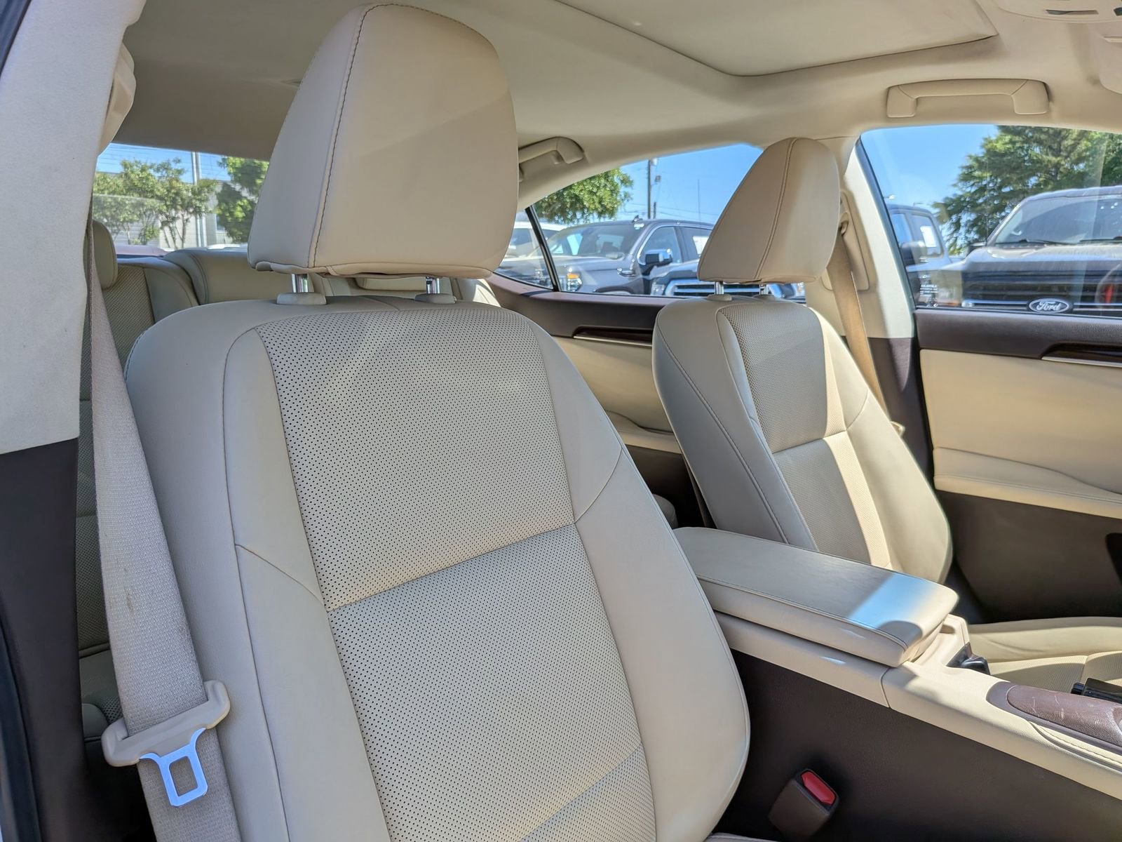 Used 2018 Lexus ES 350 w/ Premier Package image 37