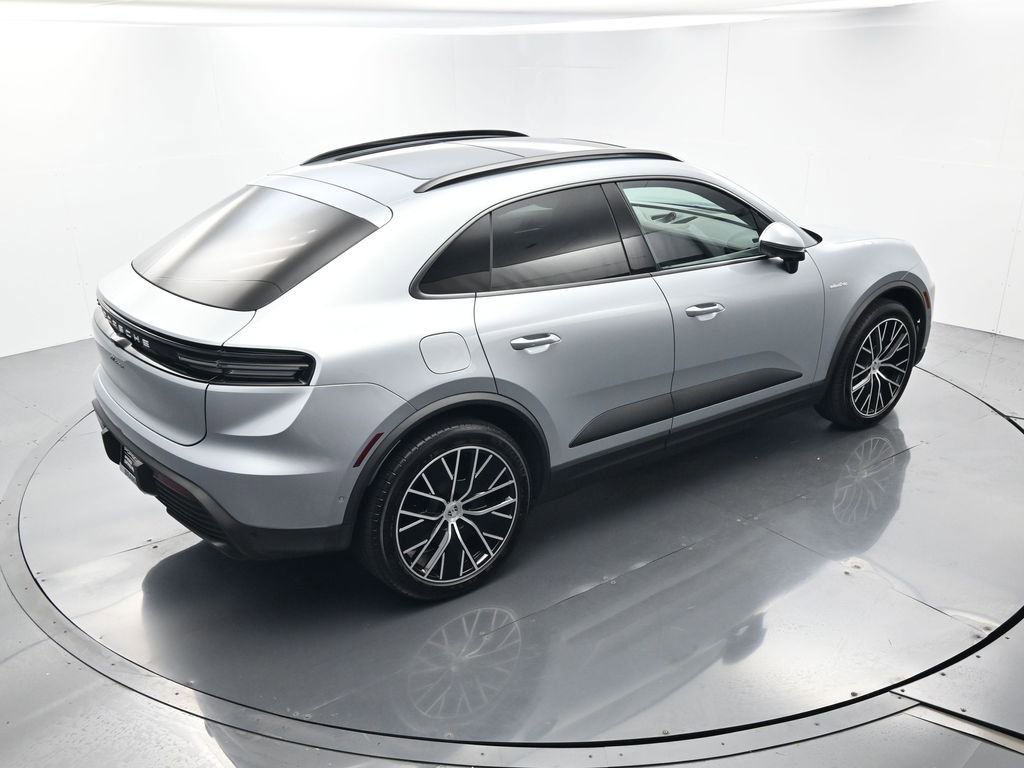 Certified 2025 Porsche Macan Electric RWD image 40