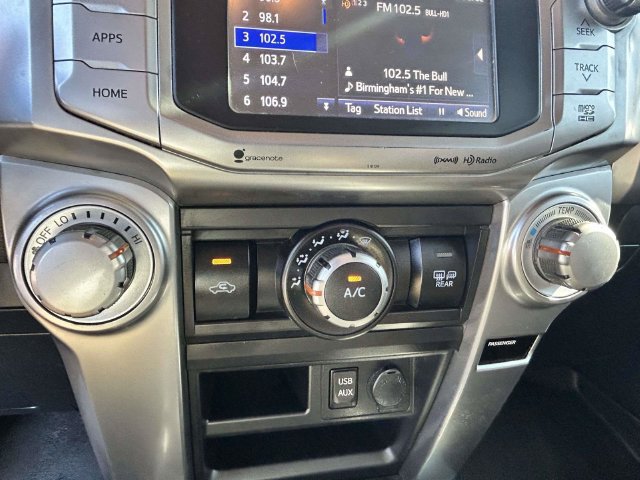 Used 2018 Toyota 4Runner SR5 AWD/4WD image 31