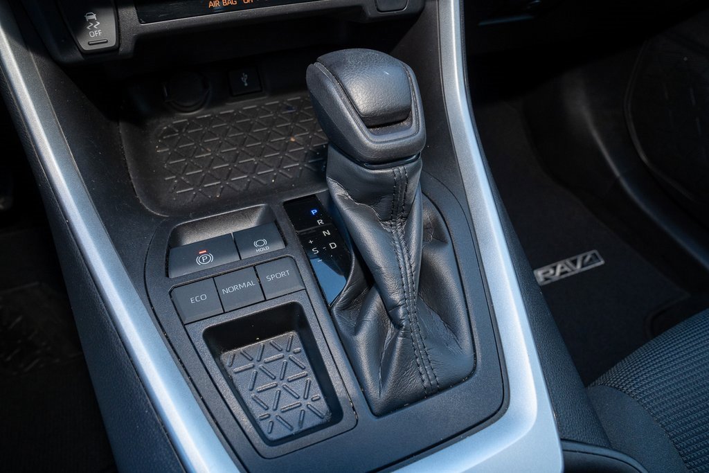 Certified 2022 Toyota RAV4 LE image 15