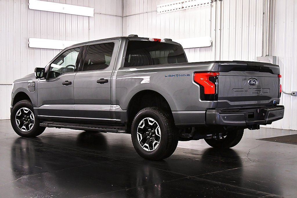 Used 2023 Ford F150 Lightning XLT image 5