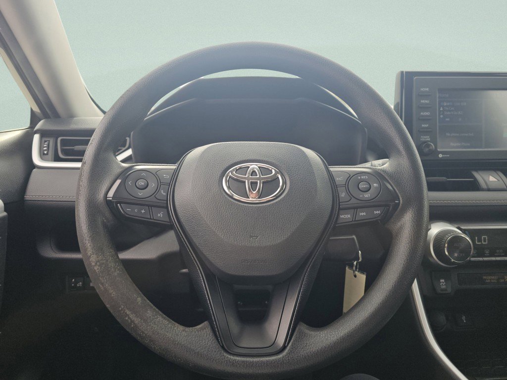 Used 2021 Toyota RAV4 LE image 28