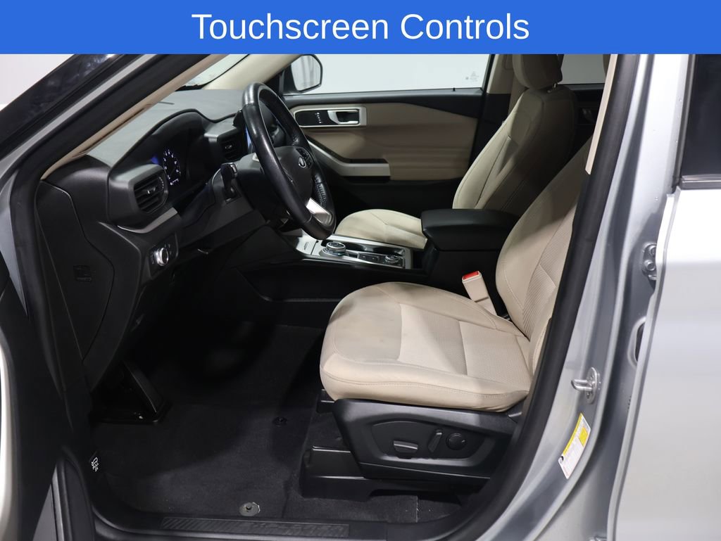 Used 2022 Ford Explorer XLT image 2