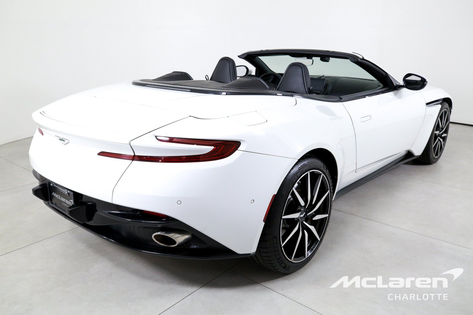 Used 2020 Aston Martin DB11 Volante RWD image 9