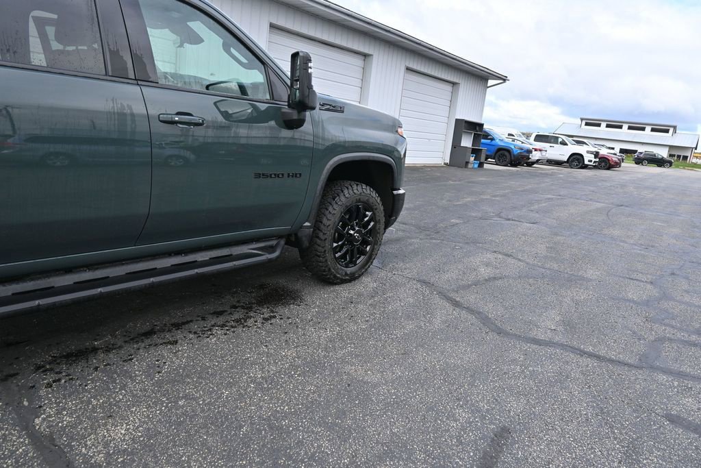 Used 2025 Chevrolet Silverado 3500 LTZ w/ LTZ Plus Package AWD/4WD image 25