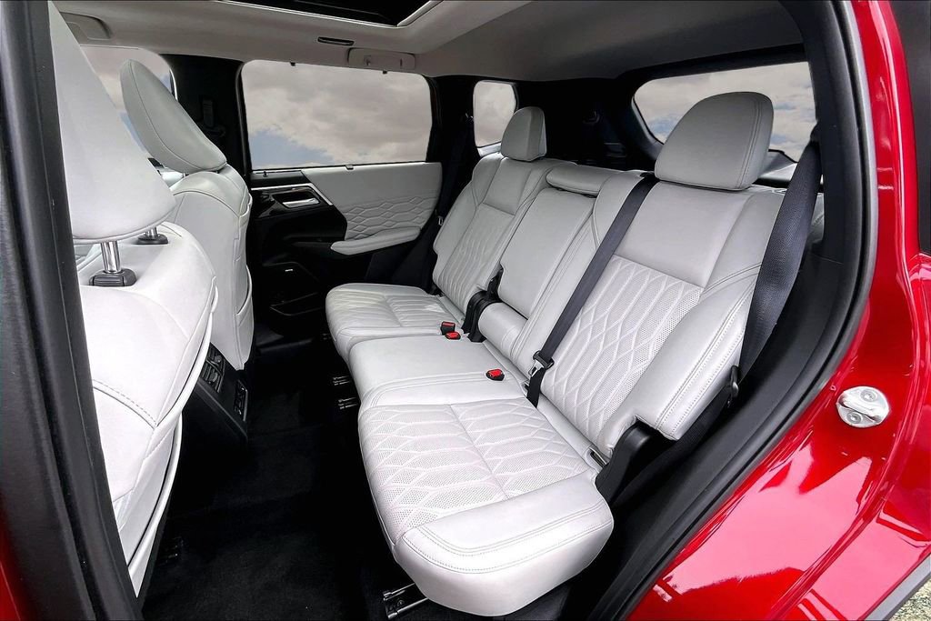 Used 2025 Mitsubishi Outlander SEL FWD image 22