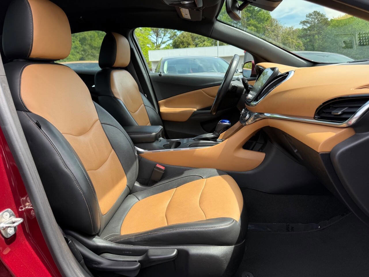 Used 2017 Chevrolet Volt Premier w/ Driver Confidence II Package image 13